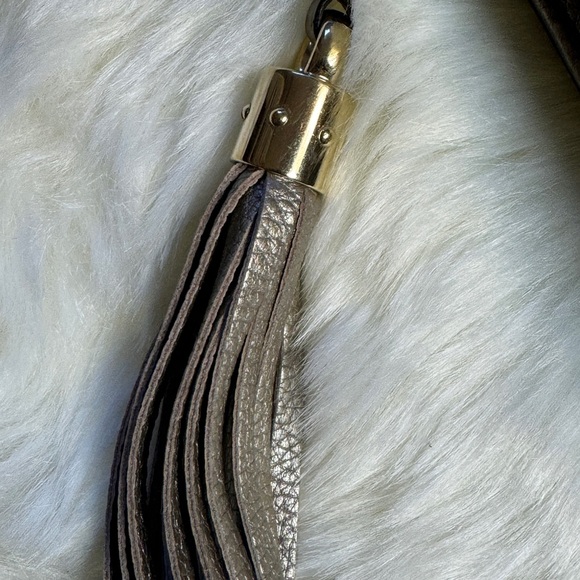 Gucci Metallic/Gold Pebble Leather Soho Clutch - Picture 7 of 16